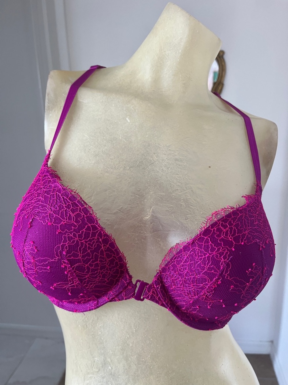 Victoria's Secret Very Sexy Fuchsia Lace Push-Up Bra